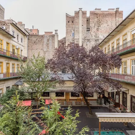Makin' Memories-best Location In Heart Of Centre Apartment Budapest
